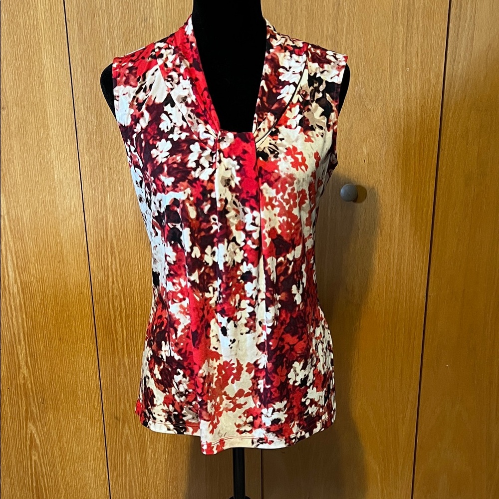 Dana Buchman sleeveless multicolored blouse. Size small great condition.